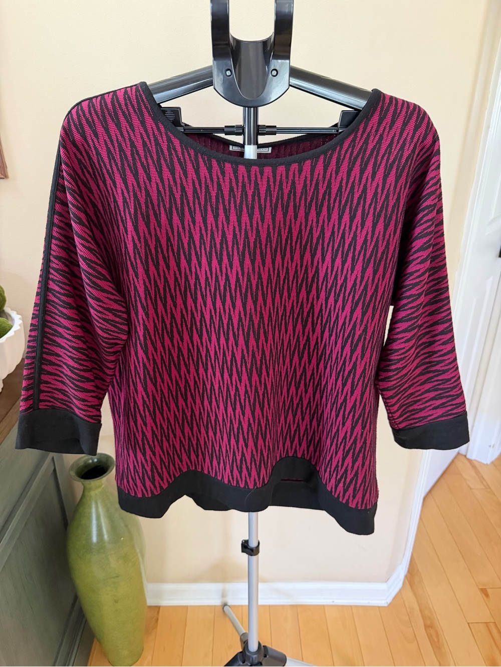 Dana Buchman XL Pink Black Abstract Knit Sweater Top